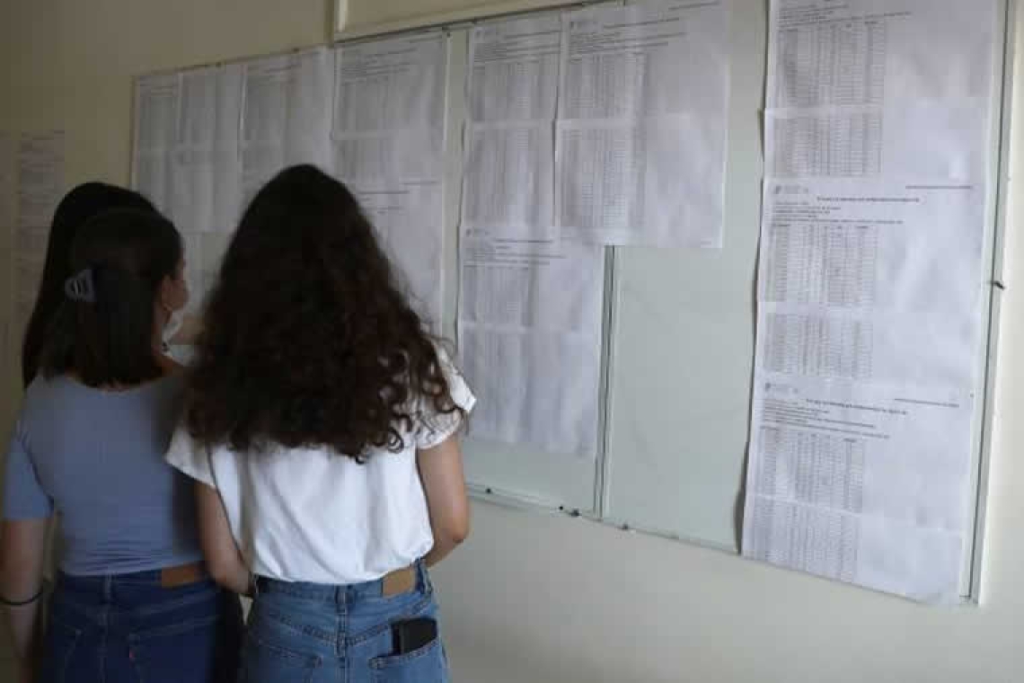 Πανελλαδικές 2025: Πάνω από το 50% των υποψηφίων κάτω από τη βάση σε Φυσική, Ιστορία και Μαθηματικά – Τα στοιχεία του υπουργείου Παιδείας
