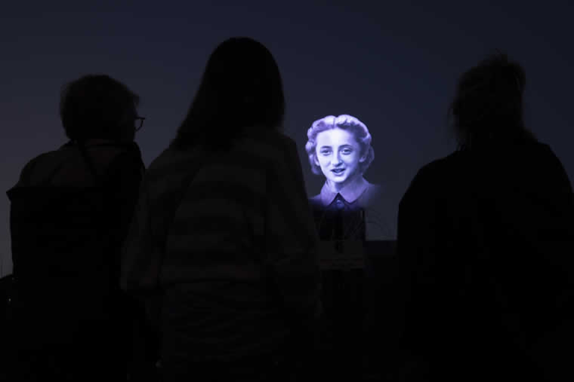 «Ψηφιακή ανάσταση» και Deathbots: Τι γίνεται όταν η τεχνητή νοημοσύνη «ζωντανεύει» τους νεκρούς