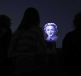 «Ψηφιακή ανάσταση» και Deathbots: Τι γίνεται όταν η τεχνητή νοημοσύνη «ζωντανεύει» τους νεκρούς