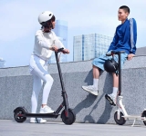 E-bikes και e-scooters: Η μικρή επανάσταση που αλλάζει τις πόλεις