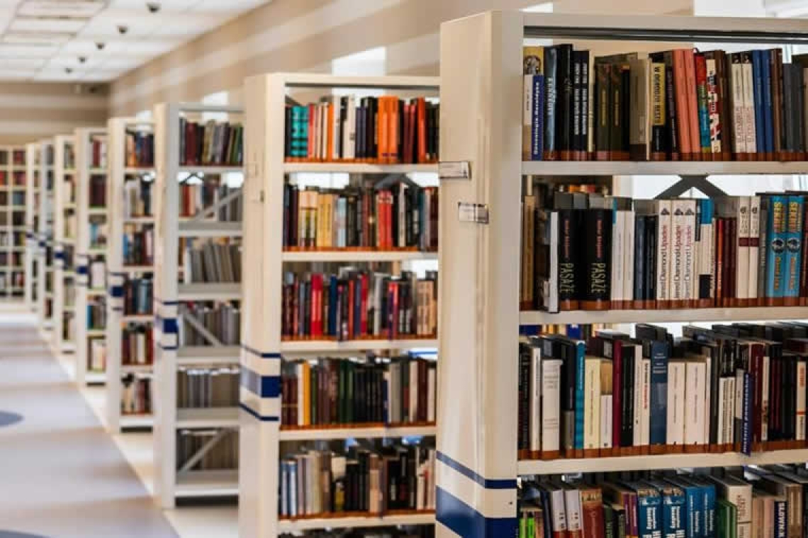 Ενισχύεται ο θεσμός των σχολικών βιβλιοθηκών