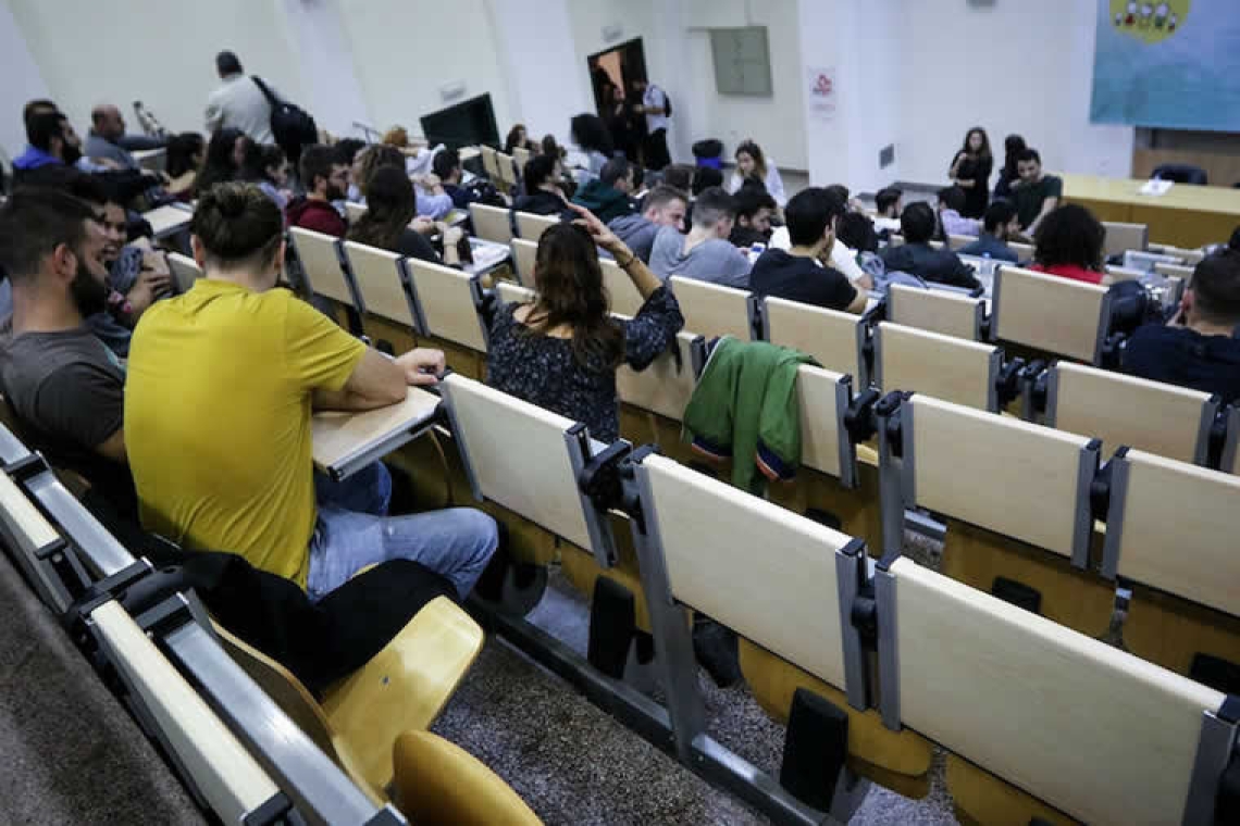 «Αιώνιοι φοιτητές»: 285.000 διαγραφές από τα ελληνικά πανεπιστήμια ως το τέλος του έτους