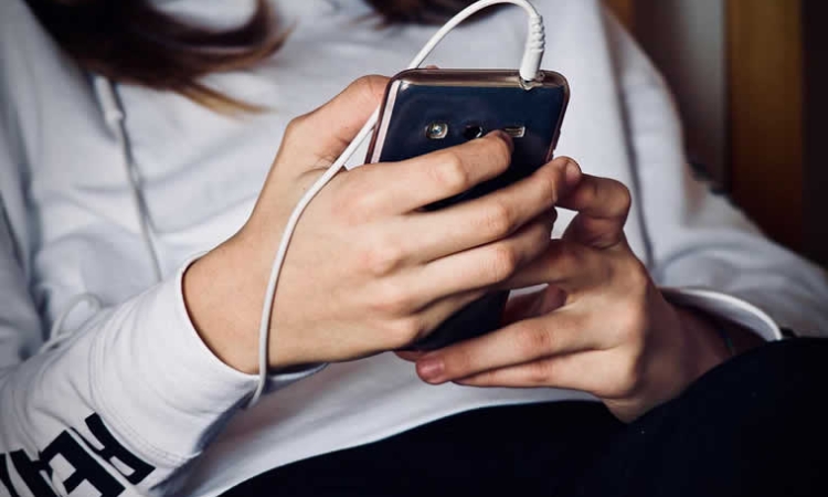 Πώς τα smartphones γίνονται εφιάλτης για την ψυχική υγεία των παιδιών - Νέα έρευνα