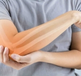 Μια ένεση αναζωογονεί τους ιστούς στις αρθρώσεις αποτρέποντας την αρθρίτιδα