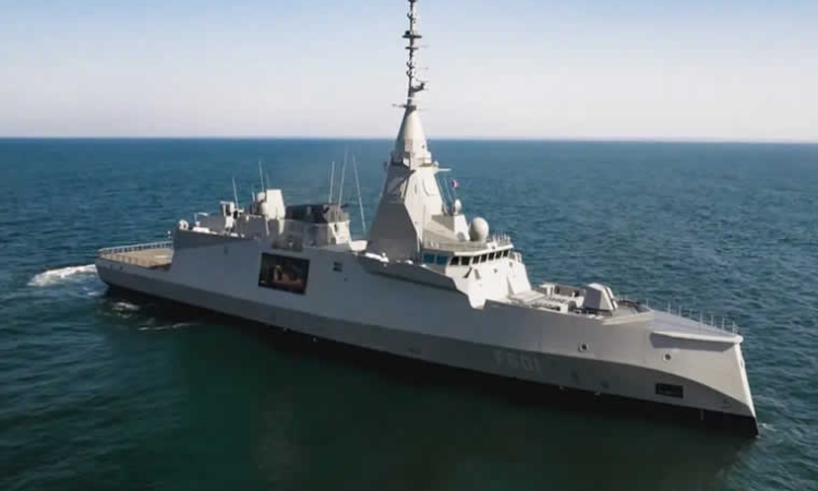 Ελληνικοί μικροδορυφόροι φωτογράφισαν από το Διάστημα τη φρεγάτα «Κίμων»