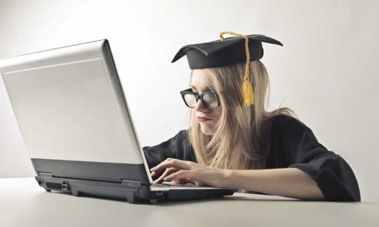 Σπάει όλα τα ρεκόρ η ανεργία των πτυχιούχων ΑΕΙ στην Ελλάδα - Ποια η κατάσταση στις υπόλοιπες χώρες της ΕΕ