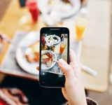 Μπορούν να σας εντοπίσουν από μια φωτογραφία; Τι αποκαλύπτουν τα μεταδεδομένα χωρίς να το ξέρετε