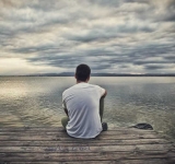 Η ελληνική νεολαία σε κρίση: Αποκαλυπτική έρευνα για τις ηλικίες 17-35 ετών