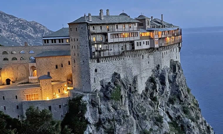 Ταξίδι στο Άγιο Όρος: Ένας ξεχωριστός τόπος σε ολόκληρο τον κόσμο