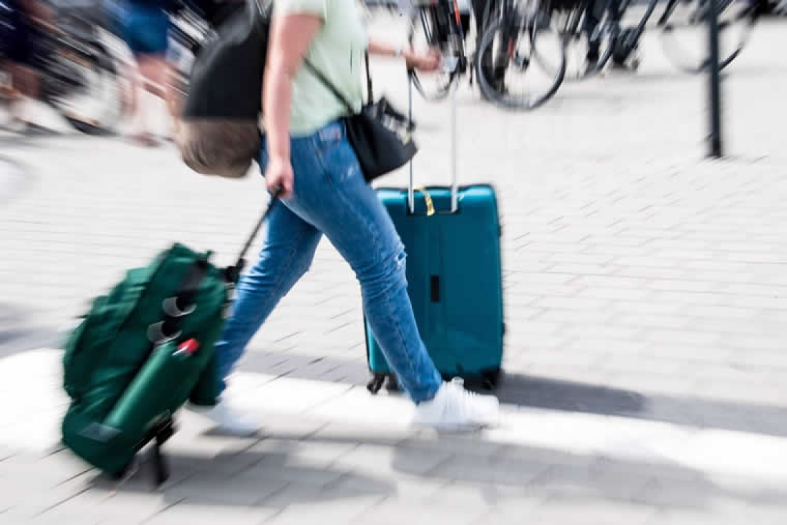 Εκπτώσεις σε ακτοπλοϊκά και αεροπορικά εισιτήρια για τη μετάβαση αναπληρωτών εκπαιδευτικών την περίοδο του Πάσχα